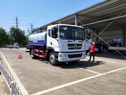 東風(fēng)14.5方水車(chē)廠(chǎng)家優(yōu)惠 東風(fēng)14.5方水車(chē)廠(chǎng)家優(yōu)惠