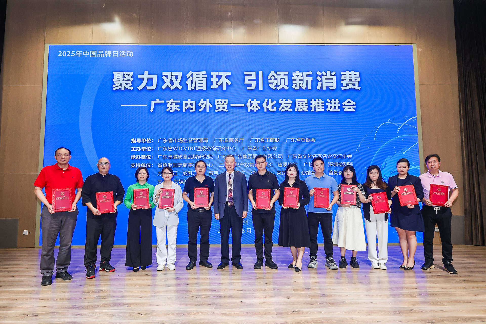 19d8bd2d20d061c275e4120fb9355d2a3.jpg 19d8bd2d20d061c275e4120fb9355d2a3.jpg